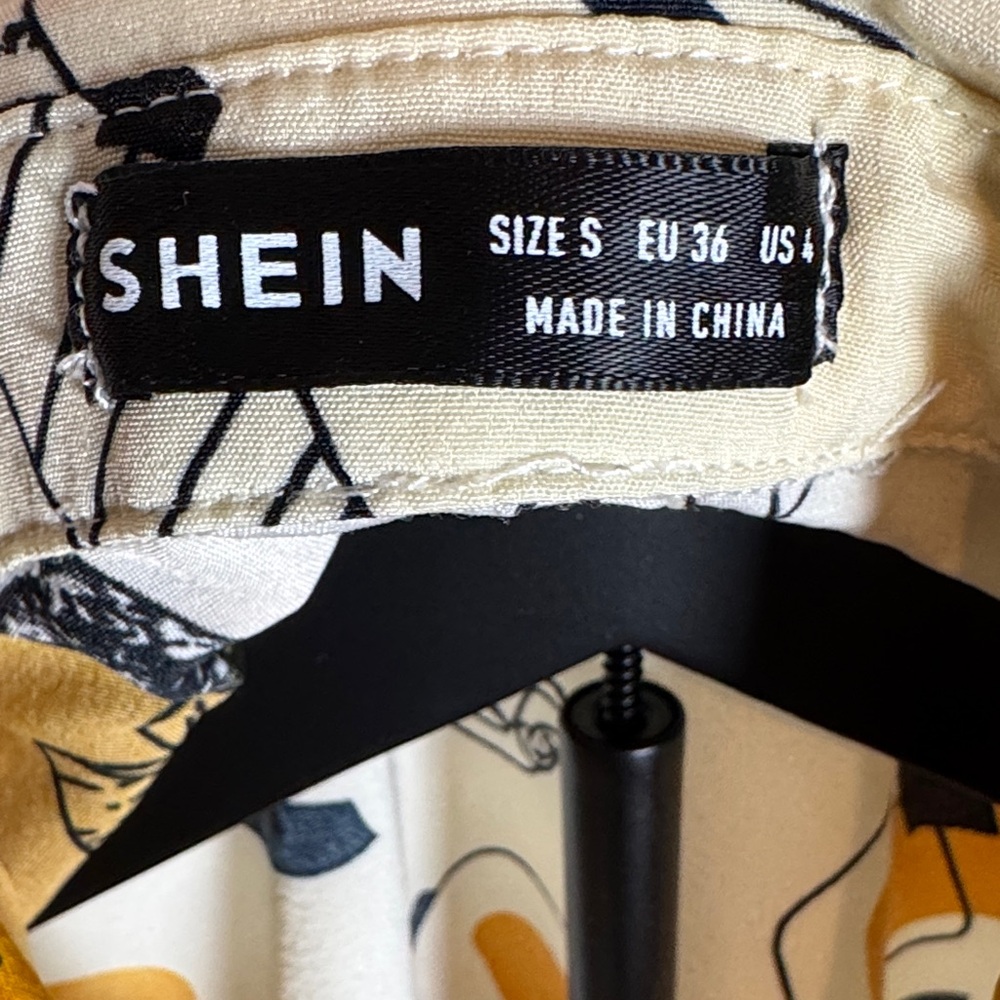 SHEIN Abstract Print Button-Up Tie Front Top - Picture 2 of 4